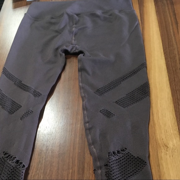 Alo Yoga Seamless Radiance Leggings - Picture 4 of 5